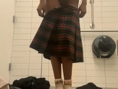 Browsing reddit in class, ofc I had to flash (f)